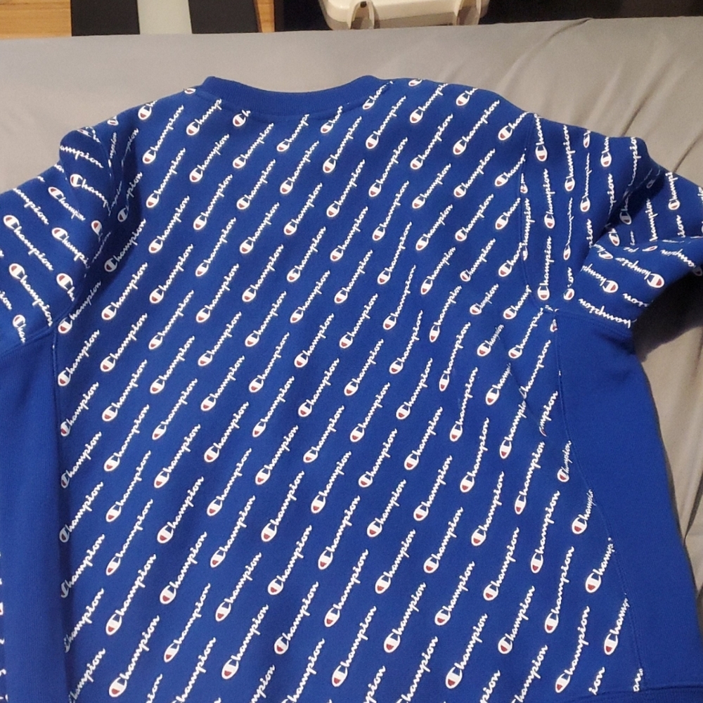 Champion pullover - Picture 3 of 3